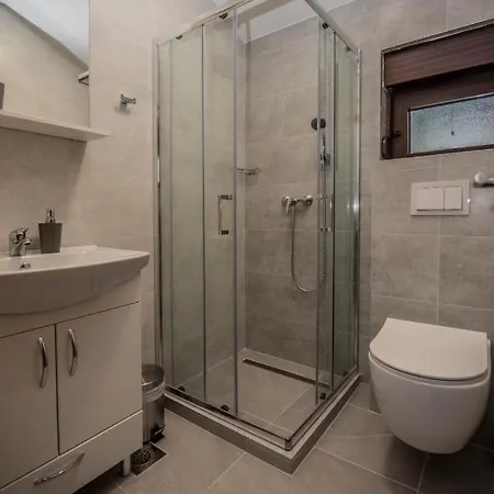 Smjestaj Miljas בית הארחה 4*