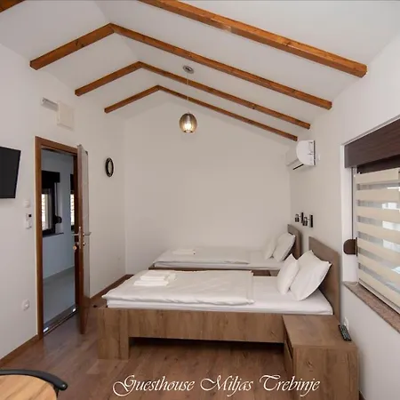 Smjestaj Miljas בית הארחה 4*